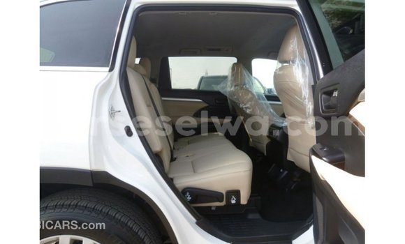 Buy Import Toyota Kluger White Car in Import - Dubai in East Mahé Buy Import Toyota Kluger White Car in Import - Dubai in East Mahé
