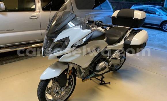 Buy New BMW R1200GS Adventure White Bike in Mahe in Victoria Buy New BMW R1200GS Adventure White Bike in Mahe in Victoria