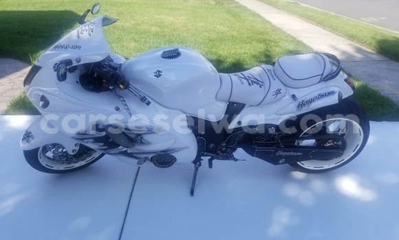 Acheter Neuf Moto Suzuki GSX–R Blanc à Mahé, Victoria Acheter Neuf Moto Suzuki GSX–R Blanc à Mahé, Victoria