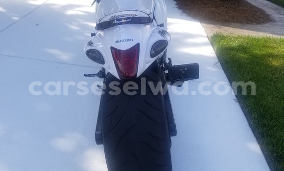 Acheter Neuf Moto Suzuki GSX–R Blanc à Mahé, Victoria Acheter Neuf Moto Suzuki GSX–R Blanc à Mahé, Victoria