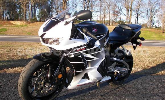 Buy New Honda CBR 1000 RR White Bike in Mahe in Victoria Buy New Honda CBR 1000 RR White Bike in Mahe in Victoria