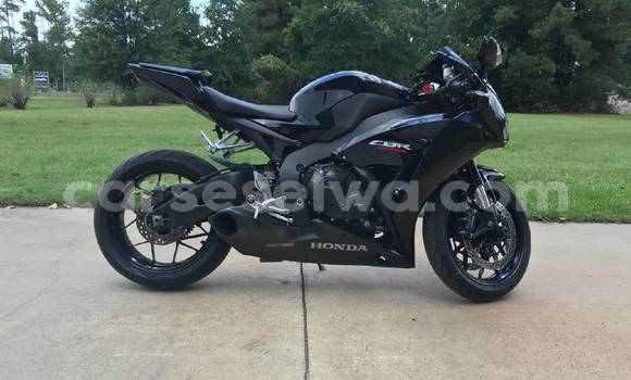 Acheter Neuf Moto Honda CBR 1000 RR Noir à Mahé, Victoria