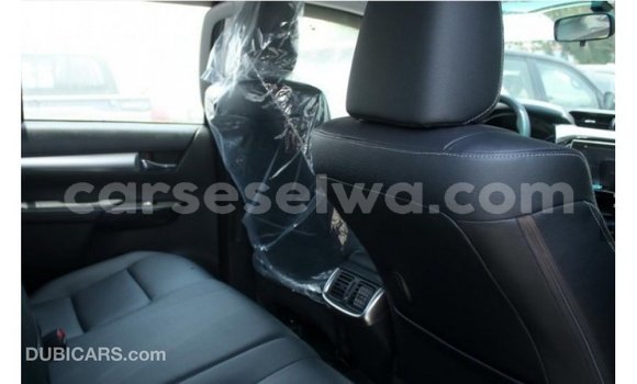 Acheter Import Voiture Toyota Hilux Autre à Import - Dubai, East Mahé Acheter Import Voiture Toyota Hilux Autre à Import - Dubai, East Mahé