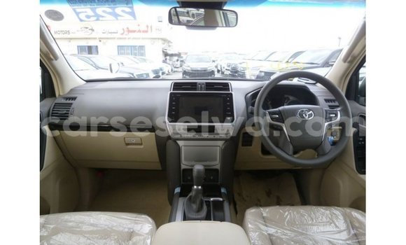 Acheter Import Voiture Toyota Prado Blanc à Import - Dubai, East Mahé Acheter Import Voiture Toyota Prado Blanc à Import - Dubai, East Mahé