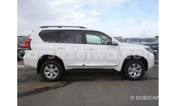 Acheter Import Voiture Toyota Prado Blanc à Import - Dubai, East Mahé Acheter Import Voiture Toyota Prado Blanc à Import - Dubai, East Mahé