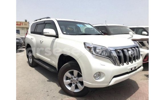 Acheter Import Voiture Toyota Prado Blanc à Import - Dubai, East Mahé Acheter Import Voiture Toyota Prado Blanc à Import - Dubai, East Mahé