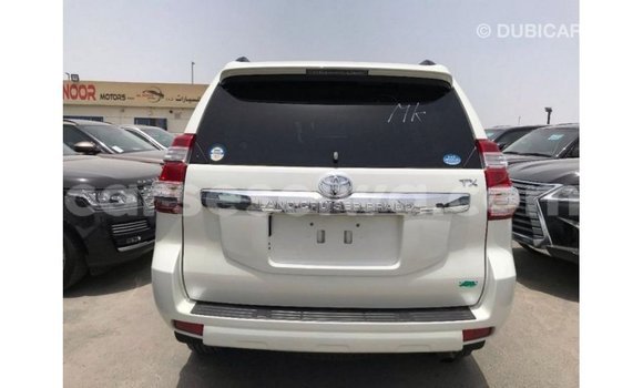 Acheter Import Voiture Toyota Prado Blanc à Import - Dubai, East Mahé Acheter Import Voiture Toyota Prado Blanc à Import - Dubai, East Mahé