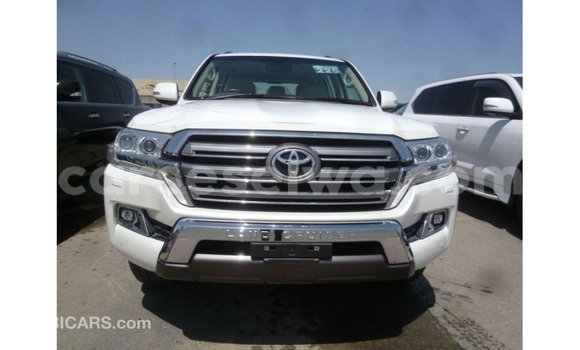 Buy Import Toyota Land Cruiser White Car in Import - Dubai in East Mahé Buy Import Toyota Land Cruiser White Car in Import - Dubai in East Mahé