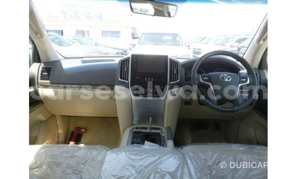 Buy Import Toyota Land Cruiser White Car in Import - Dubai in East Mahé Buy Import Toyota Land Cruiser White Car in Import - Dubai in East Mahé