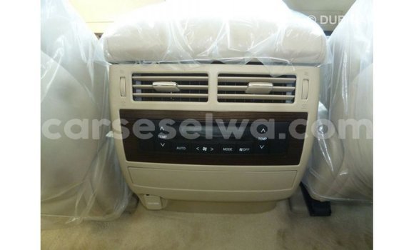 Buy Import Toyota Land Cruiser White Car in Import - Dubai in East Mahé Buy Import Toyota Land Cruiser White Car in Import - Dubai in East Mahé