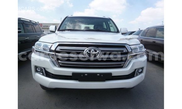 Buy Import Toyota Land Cruiser White Car in Import - Dubai in East Mahé Buy Import Toyota Land Cruiser White Car in Import - Dubai in East Mahé