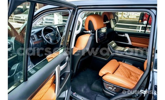 Acheter Import Voiture Toyota Land Cruiser Noir à Import - Dubai, East Mahé Acheter Import Voiture Toyota Land Cruiser Noir à Import - Dubai, East Mahé