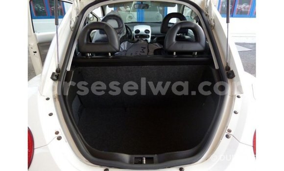 Buy Import Volkswagen Beetle White Car in Import - Dubai in East Mahé Buy Import Volkswagen Beetle White Car in Import - Dubai in East Mahé