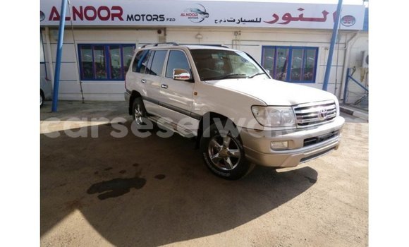 Acheter Import Voiture Toyota Land Cruiser Blanc à Import - Dubai, East Mahé Acheter Import Voiture Toyota Land Cruiser Blanc à Import - Dubai, East Mahé