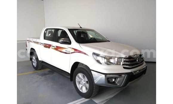 Acheter Import Voiture Toyota Hilux Blanc à Import - Dubai, East Mahé Acheter Import Voiture Toyota Hilux Blanc à Import - Dubai, East Mahé
