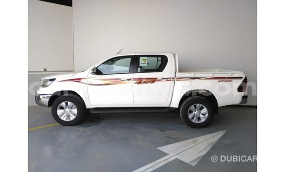 Acheter Import Voiture Toyota Hilux Blanc à Import - Dubai, East Mahé Acheter Import Voiture Toyota Hilux Blanc à Import - Dubai, East Mahé