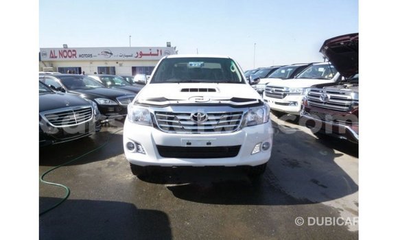 Buy Import Toyota Hilux White Car in Import - Dubai in East Mahé Buy Import Toyota Hilux White Car in Import - Dubai in East Mahé