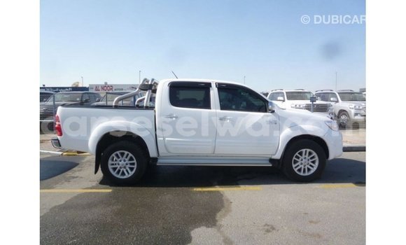 Buy Import Toyota Hilux White Car in Import - Dubai in East Mahé Buy Import Toyota Hilux White Car in Import - Dubai in East Mahé