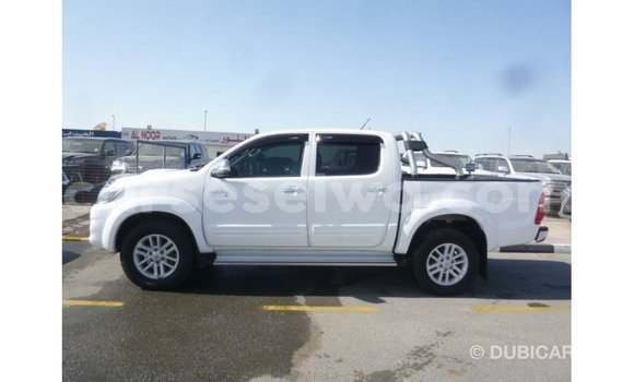 Buy Import Toyota Hilux White Car in Import - Dubai in East Mahé Buy Import Toyota Hilux White Car in Import - Dubai in East Mahé
