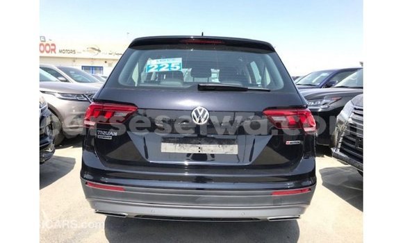 Acheter Import Voiture Volkswagen Tiguan Noir à Import - Dubai, East Mahé Acheter Import Voiture Volkswagen Tiguan Noir à Import - Dubai, East Mahé