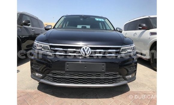 Acheter Import Voiture Volkswagen Tiguan Noir à Import - Dubai, East Mahé Acheter Import Voiture Volkswagen Tiguan Noir à Import - Dubai, East Mahé