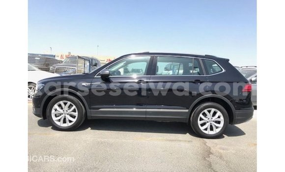 Acheter Import Voiture Volkswagen Tiguan Noir à Import - Dubai, East Mahé Acheter Import Voiture Volkswagen Tiguan Noir à Import - Dubai, East Mahé