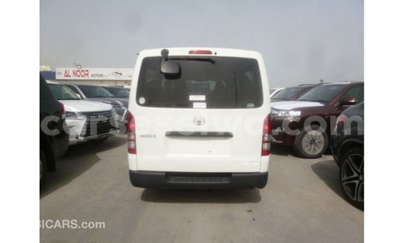 Acheter Import Voiture Toyota Hiace Blanc à Import - Dubai, East Mahé Acheter Import Voiture Toyota Hiace Blanc à Import - Dubai, East Mahé