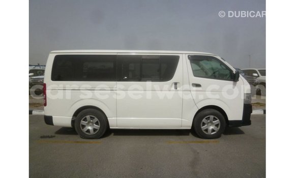 Acheter Import Voiture Toyota Hiace Blanc à Import - Dubai, East Mahé Acheter Import Voiture Toyota Hiace Blanc à Import - Dubai, East Mahé