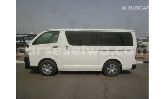 Acheter Import Voiture Toyota Hiace Blanc à Import - Dubai, East Mahé Acheter Import Voiture Toyota Hiace Blanc à Import - Dubai, East Mahé
