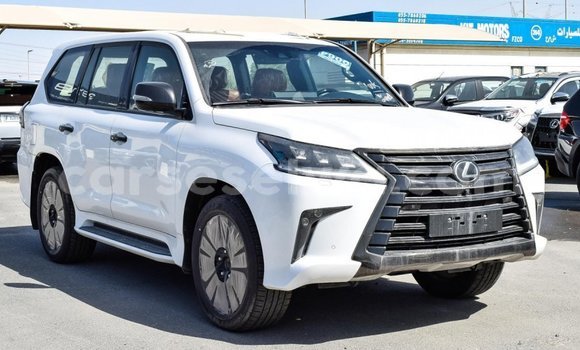 Acheter Import Voiture Lexus LX Blanc à Import - Dubai, East Mahé Acheter Import Voiture Lexus LX Blanc à Import - Dubai, East Mahé