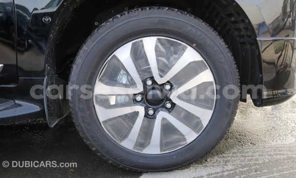Acheter Import Voiture Toyota Land Cruiser Noir à Import - Dubai, East Mahé Acheter Import Voiture Toyota Land Cruiser Noir à Import - Dubai, East Mahé