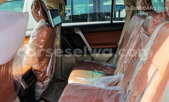 Acheter Import Voiture Toyota Prado Rouge à Import - Dubai, East Mahé Acheter Import Voiture Toyota Prado Rouge à Import - Dubai, East Mahé