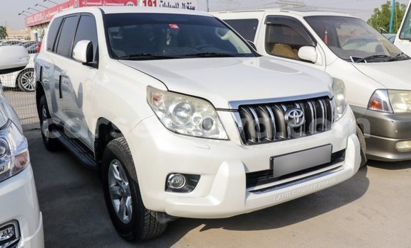 Acheter Import Voiture Toyota Prado Blanc à Import - Dubai, East Mahé Acheter Import Voiture Toyota Prado Blanc à Import - Dubai, East Mahé