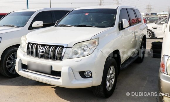 Acheter Import Voiture Toyota Prado Blanc à Import - Dubai, East Mahé Acheter Import Voiture Toyota Prado Blanc à Import - Dubai, East Mahé