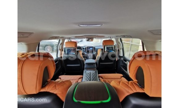 Acheter Import Voiture Toyota Land Cruiser Noir à Import - Dubai, East Mahé Acheter Import Voiture Toyota Land Cruiser Noir à Import - Dubai, East Mahé