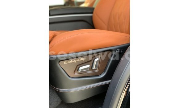 Acheter Import Voiture Toyota Land Cruiser Noir à Import - Dubai, East Mahé Acheter Import Voiture Toyota Land Cruiser Noir à Import - Dubai, East Mahé