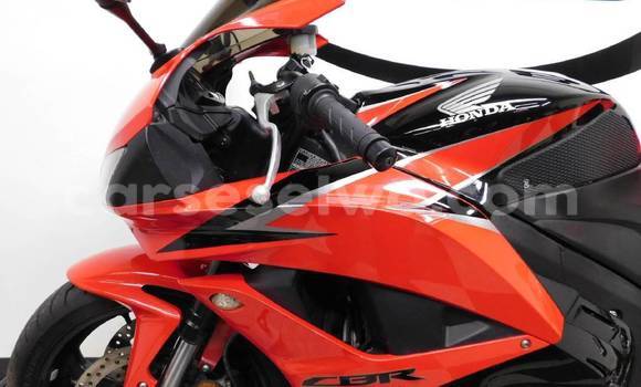 Acheter Occasion Moto Honda CBR 1000 RR Rouge à bel Air, Grand Victoria Acheter Occasion Moto Honda CBR 1000 RR Rouge à bel Air, Grand Victoria