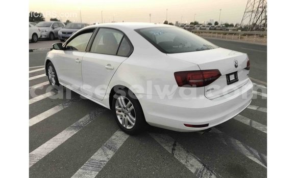 Acheter Import Voiture Volkswagen Jetta Blanc à Import - Dubai, East Mahé Acheter Import Voiture Volkswagen Jetta Blanc à Import - Dubai, East Mahé