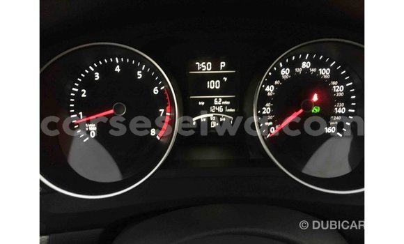 Acheter Import Voiture Volkswagen Jetta Blanc à Import - Dubai, East Mahé Acheter Import Voiture Volkswagen Jetta Blanc à Import - Dubai, East Mahé