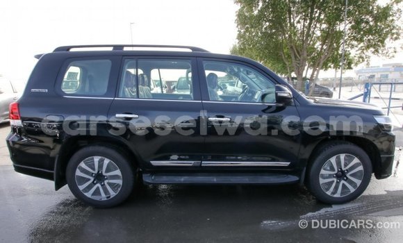 Acheter Import Voiture Toyota Land Cruiser Noir à Import - Dubai, East Mahé Acheter Import Voiture Toyota Land Cruiser Noir à Import - Dubai, East Mahé