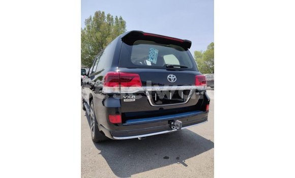 Buy Import Toyota Land Cruiser Black Car in Import - Dubai in East Mahé Buy Import Toyota Land Cruiser Black Car in Import - Dubai in East Mahé