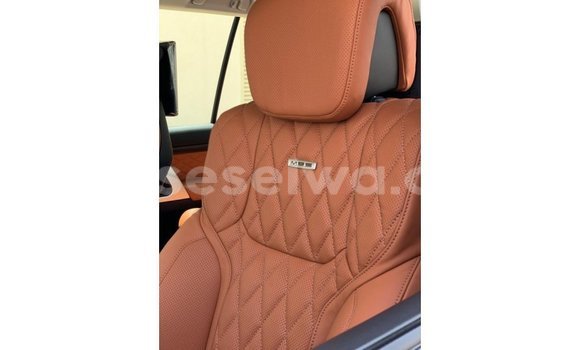 Acheter Import Voiture Toyota Land Cruiser Noir à Import - Dubai, East Mahé Acheter Import Voiture Toyota Land Cruiser Noir à Import - Dubai, East Mahé