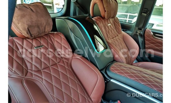 Acheter Import Voiture Lexus LX Noir à Import - Dubai, East Mahé Acheter Import Voiture Lexus LX Noir à Import - Dubai, East Mahé