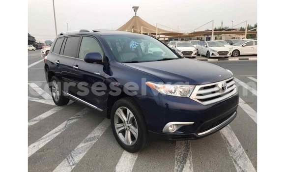 Acheter Import Voiture Toyota Highlander Bleu à Import - Dubai, East Mahé Acheter Import Voiture Toyota Highlander Bleu à Import - Dubai, East Mahé