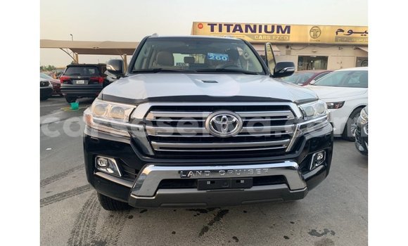 Buy Import Toyota Land Cruiser Black Car in Import - Dubai in East Mahé Buy Import Toyota Land Cruiser Black Car in Import - Dubai in East Mahé