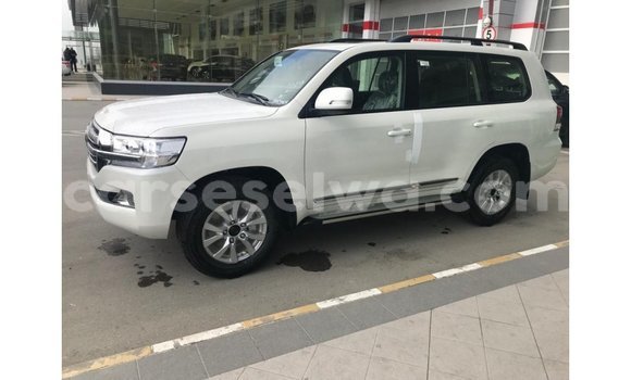 Buy Import Toyota Land Cruiser White Car in Import - Dubai in East Mahé Buy Import Toyota Land Cruiser White Car in Import - Dubai in East Mahé