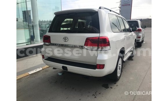 Buy Import Toyota Land Cruiser White Car in Import - Dubai in East Mahé Buy Import Toyota Land Cruiser White Car in Import - Dubai in East Mahé