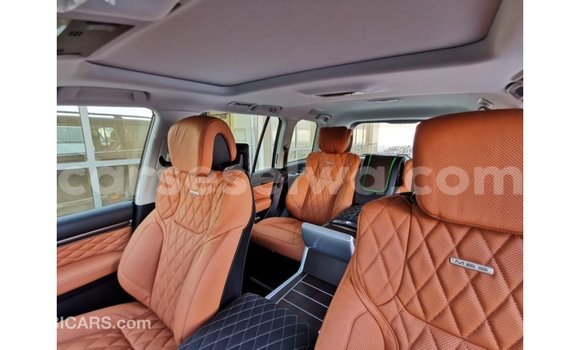 Acheter Import Voiture Toyota Land Cruiser Noir à Import - Dubai, East Mahé Acheter Import Voiture Toyota Land Cruiser Noir à Import - Dubai, East Mahé