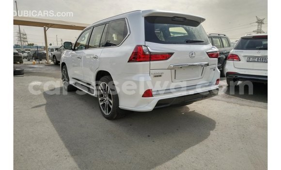 Acheter Import Voiture Lexus LX Blanc à Import - Dubai, East Mahé Acheter Import Voiture Lexus LX Blanc à Import - Dubai, East Mahé