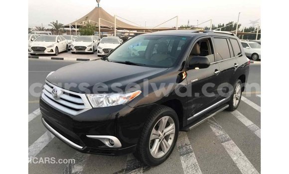 Acheter Import Voiture Toyota Highlander Noir à Import - Dubai, East Mahé Acheter Import Voiture Toyota Highlander Noir à Import - Dubai, East Mahé